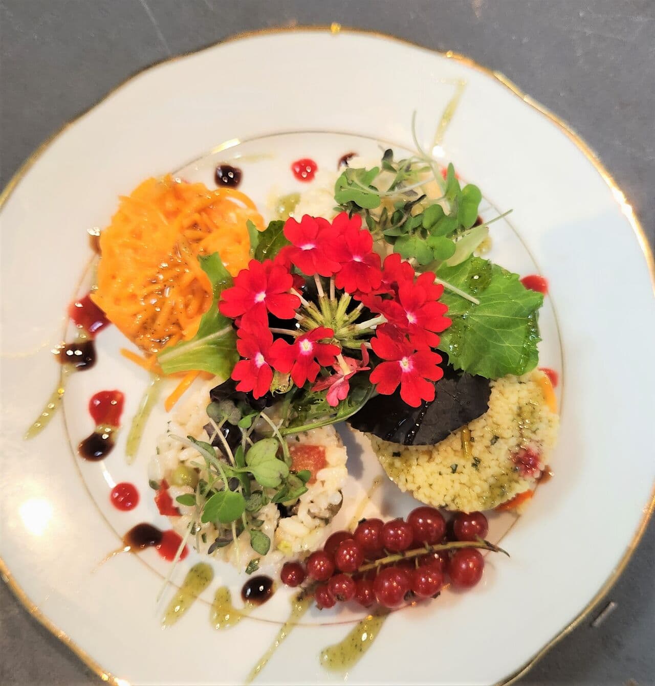 Assortiment de mézzés libanais